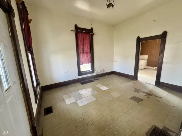 4 W Water ST, Cloverdale, IN 46120