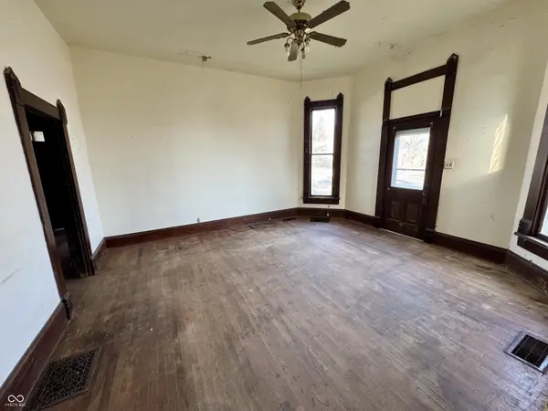 4 W Water ST, Cloverdale, IN 46120