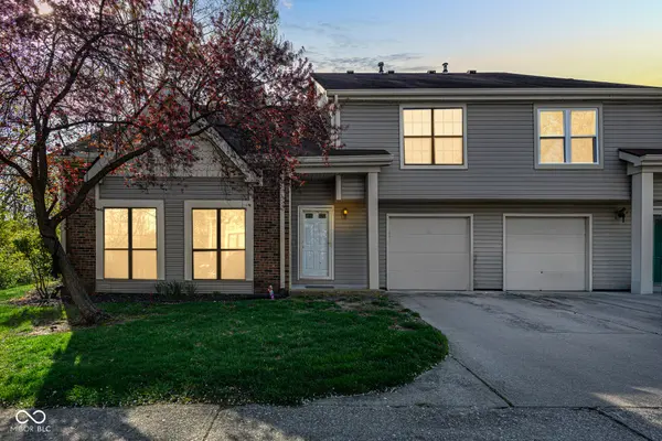 8001 Valley Farms LN, Indianapolis, IN 46214