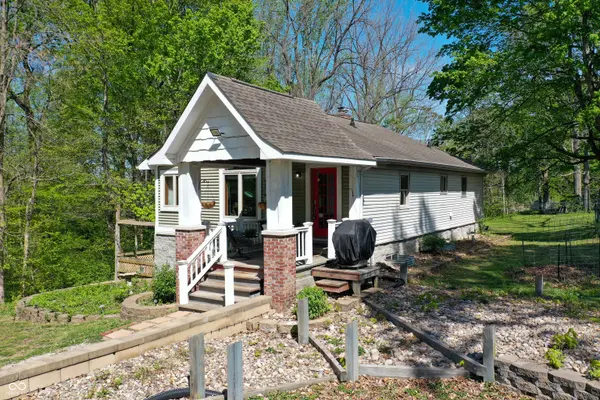 8465 Valley View DR, Martinsville, IN 46151