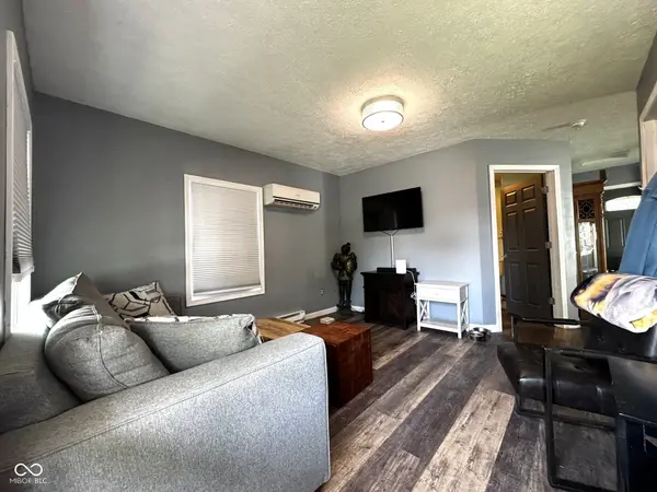 313 E 5th ST, Seymour, IN 47274