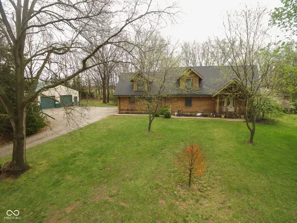 8647 N 1450 E, Royal Center, IN 46978