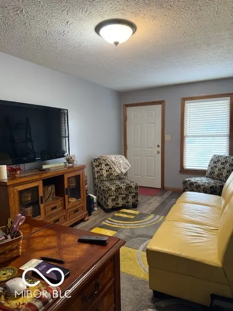 18 Hough ST, Greenfield, IN 46140
