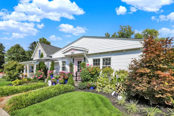 285 N Main ST, Zionsville, IN 46077