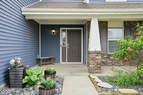 832 Snowberry RUN, Greenwood, IN 46143