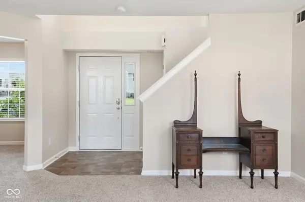 832 Snowberry RUN, Greenwood, IN 46143