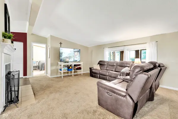 38 Fountain Lake DR, Greenfield, IN 46140