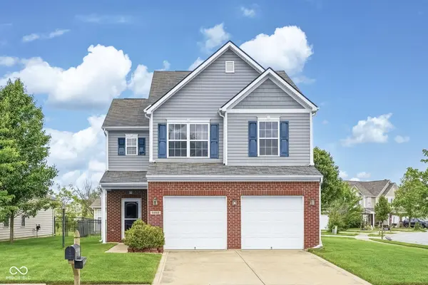 2462 Middle View DR, Columbus, IN 47201