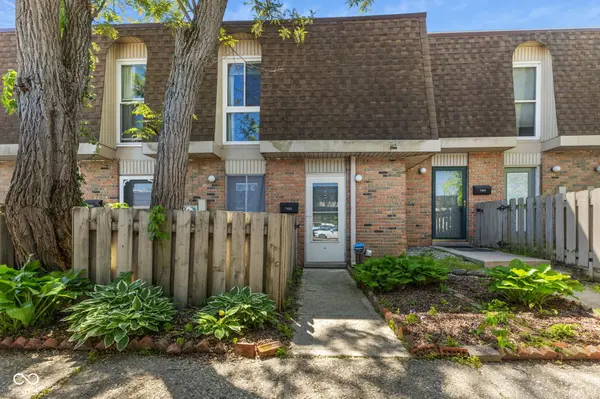 7453 Country Brook DR, Indianapolis, IN 46260