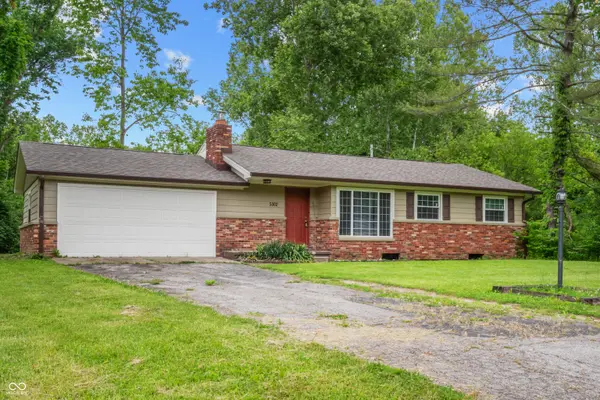 5302 W Quan Wae DR, Columbus, IN 47201