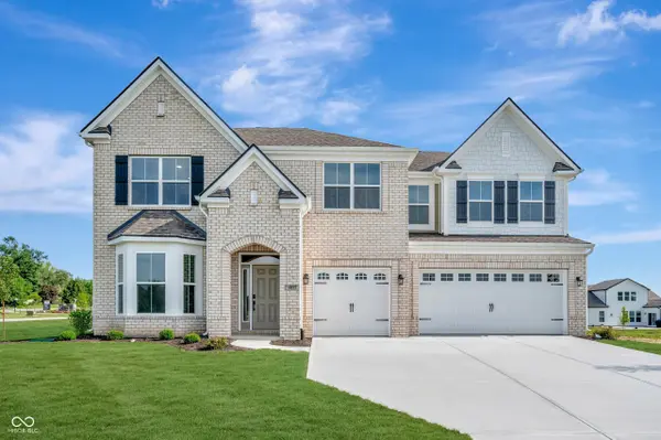 4055 Hahn LN, Greenwood, IN 46143