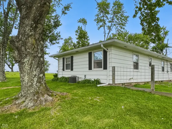 6421 S State Road 59, Clay City, IN 47841