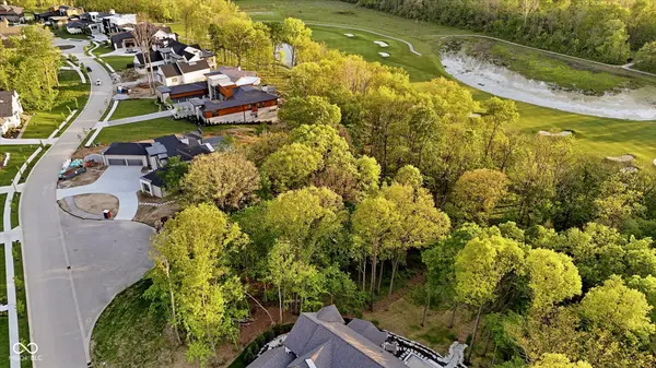 4330 Elmscott RDG, Zionsville, IN 46077