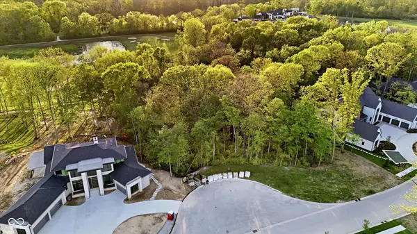 4330 Elmscott RDG, Zionsville, IN 46077
