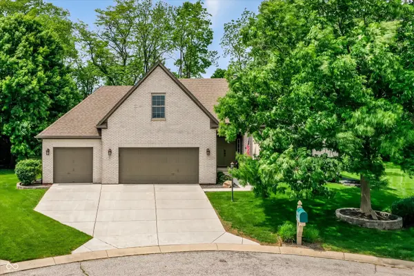 4300 Tally Ho CIR, Zionsville, IN 46077