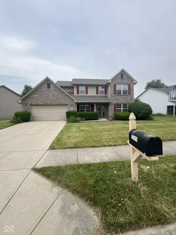 12564 Geist Cove DR, Indianapolis, IN 46236