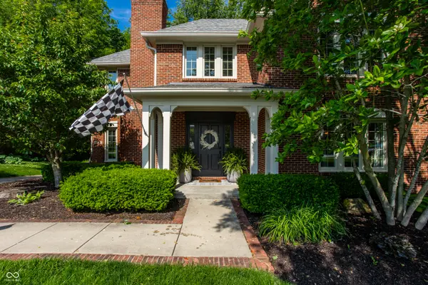 4626 Woods Edge DR, Zionsville, IN 46077