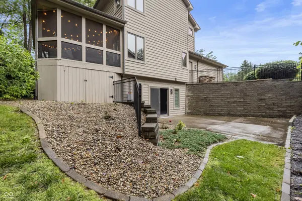 1122 Bitterwood CT, Columbus, IN 47201