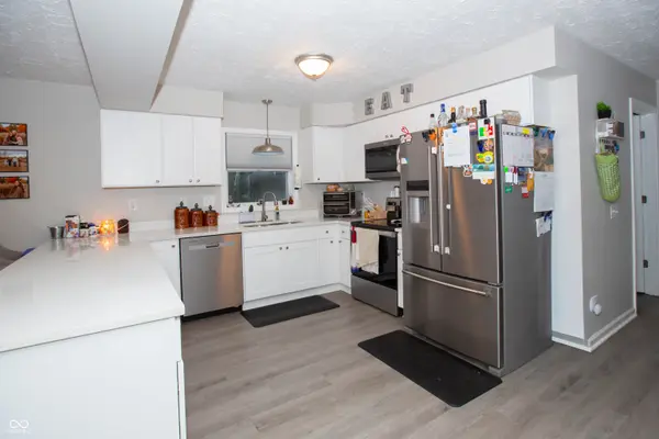 7602 W Mockingbird CT, Fairland, IN 46126