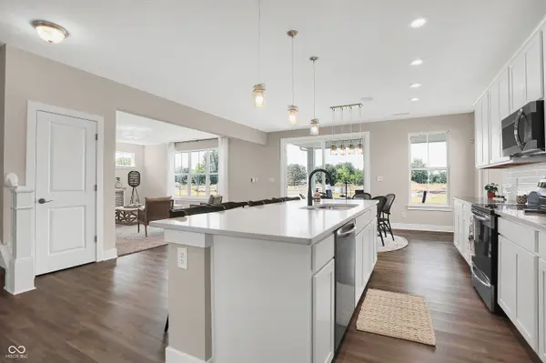 219 Commodore DR, Pittsboro, IN 46167