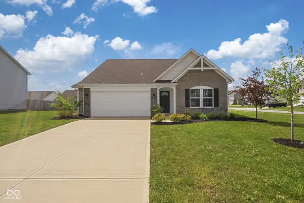 5541 Woods Pointe DR, Mccordsville, IN 46055