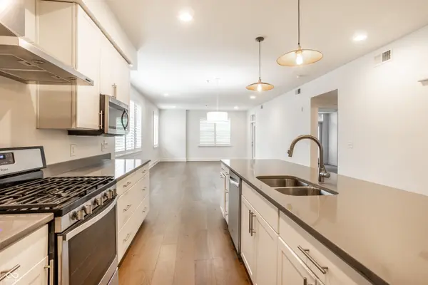 622 E 10th ST #APT 301, Indianapolis, IN 46202