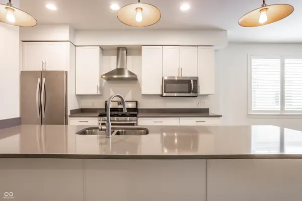 622 E 10th ST #APT 301, Indianapolis, IN 46202