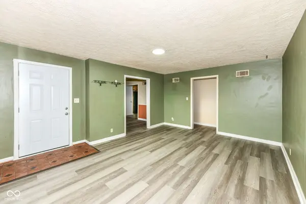 8655 N College AVE, Indianapolis, IN 46240