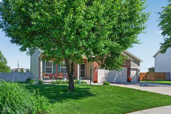 9041 N River Chase LN, Mccordsville, IN 46055