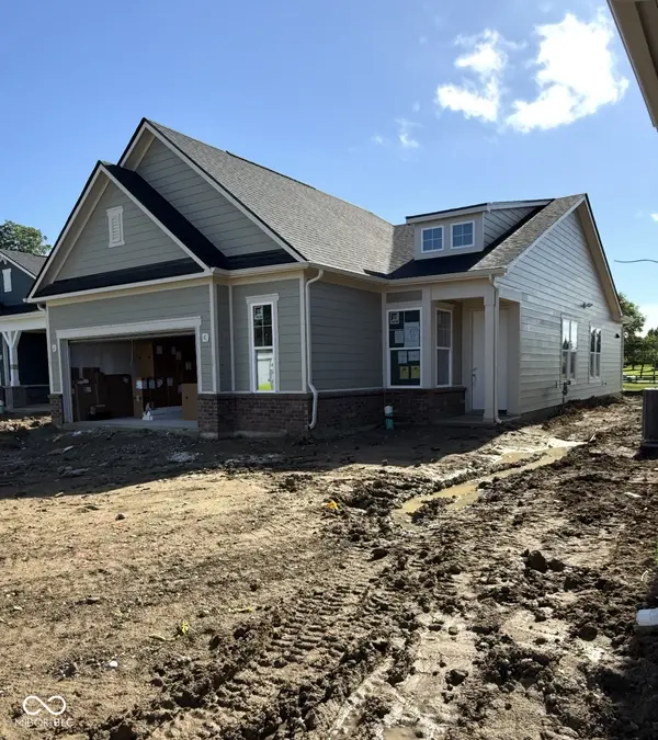 2453 Goldfinger LN, Westfield, IN 46074