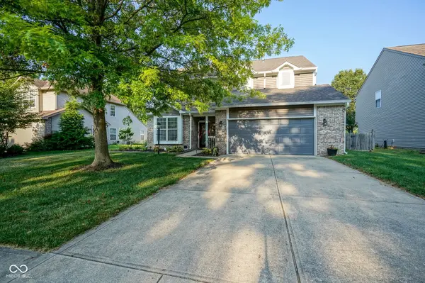 12854 Sweet Briar Pkwy, Fishers, IN 46038