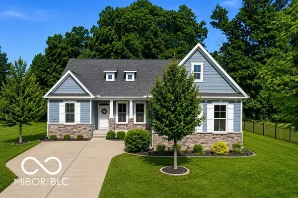 1736 Chateaux TRCE,  Greenwood,  IN 46143