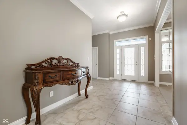11561 Glen Ridge CIR, Fishers, IN 46037