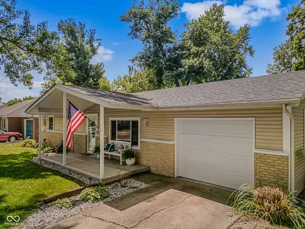 2216 Dawnshire DR, Columbus, IN 47203