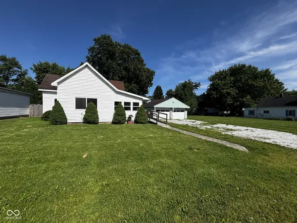 921 N 12th ST, Elwood, IN 46036
