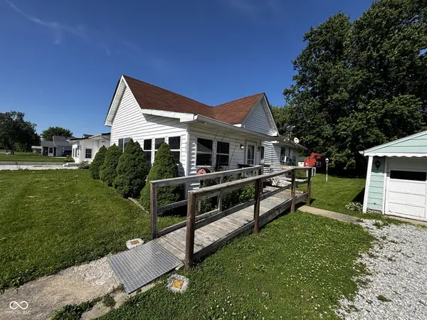 921 N 12th ST, Elwood, IN 46036