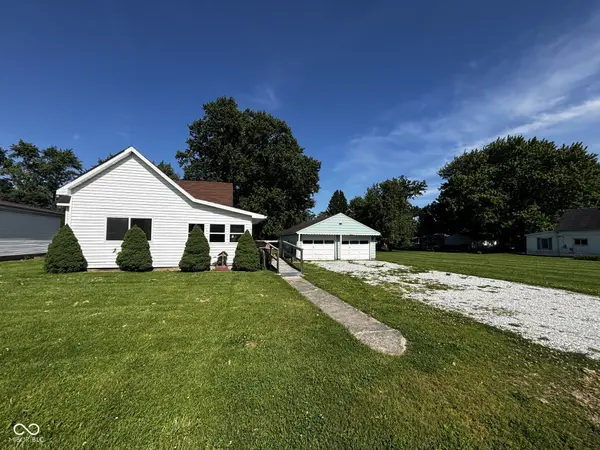 921 N 12th ST, Elwood, IN 46036