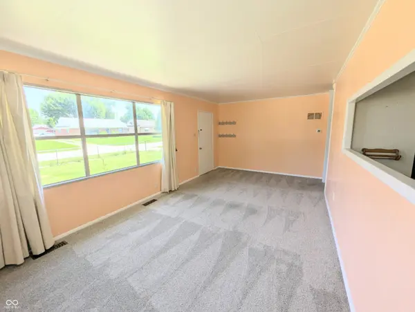 472 Carol DR, Greenwood, IN 46143