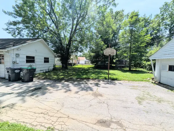 472 Carol DR, Greenwood, IN 46143