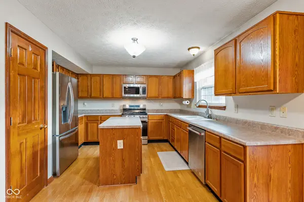 1689 Sagemeadow DR, Brownsburg, IN 46112