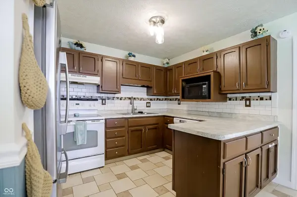 903 Sawmill RD, Whiteland, IN 46184