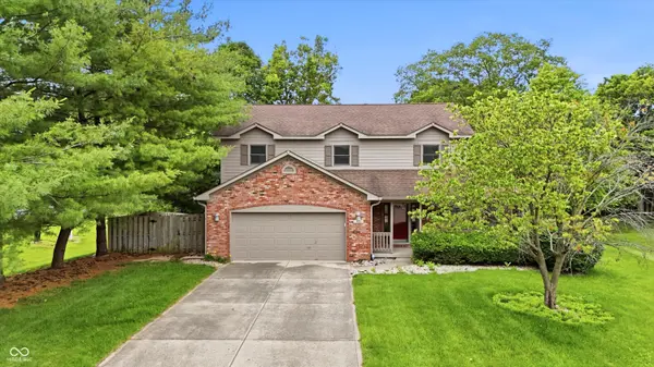 404 Tara CIR, Greenwood, IN 46142