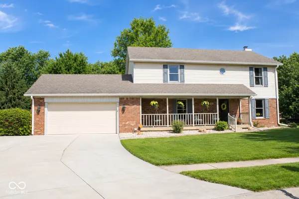 1562 Williamsburg CT, Franklin, IN 46131