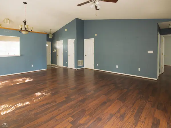 1375 Summer Meadow, Indianapolis, IN 46217