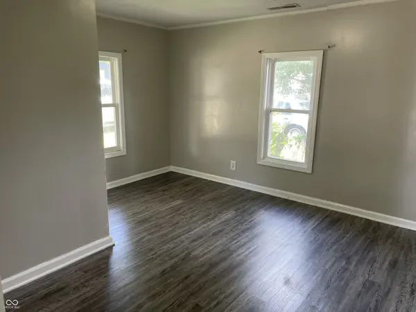 119 N Blue River DR, Edinburgh, IN 46124