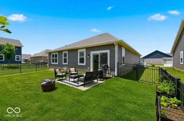 6599 Dunkirk DR, Mccordsville, IN 46055