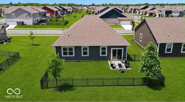 6599 Dunkirk DR, Mccordsville, IN 46055