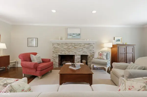 10904 Spring Mill LN, Carmel, IN 46032