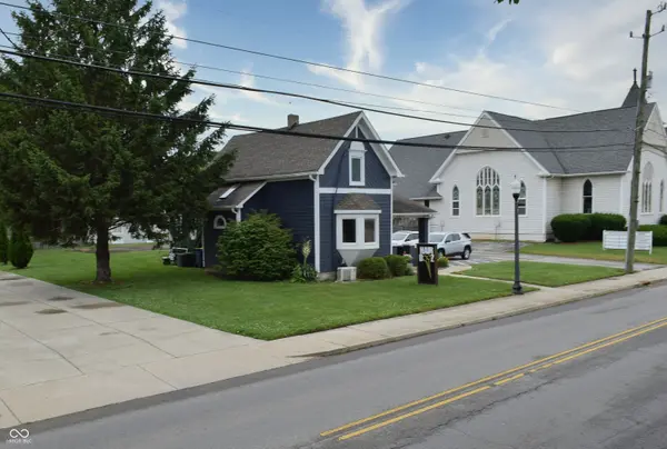 6420 Oaklandon RD, Indianapolis, IN 46236