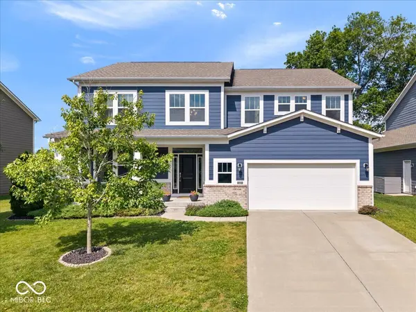 220 Dovetree DR,  Avon,  IN 46122